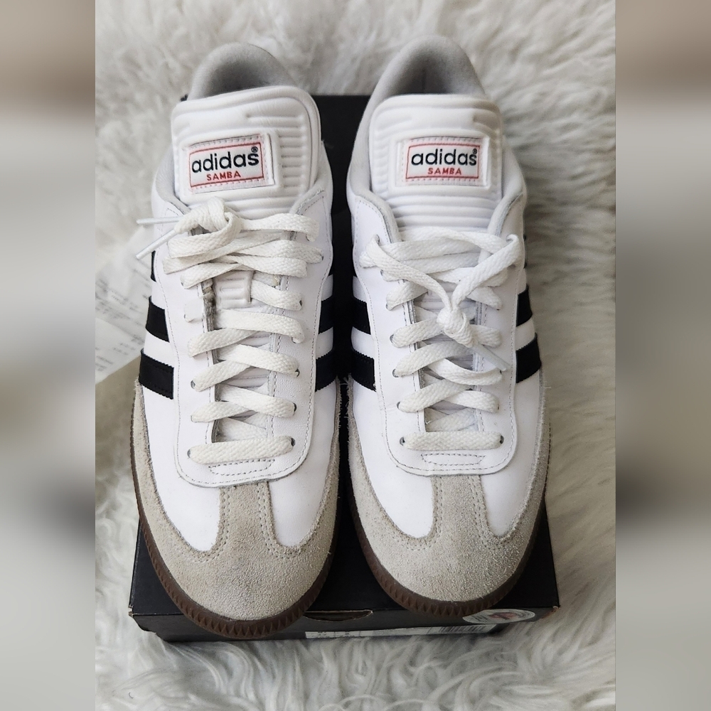 Adidas White and Black Sneakers Classic Style